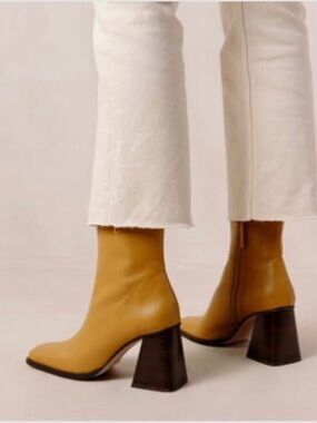 ALOHAS Yellow Block Heel Square Toe boots size 7.5